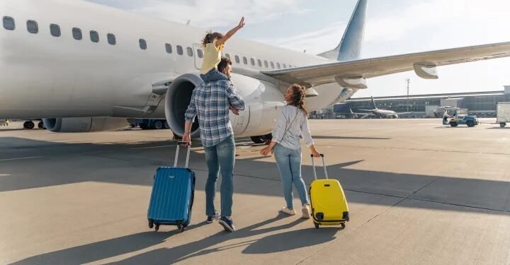 Kada je najbolje kupiti kartu za avion, vlak ili autobus?