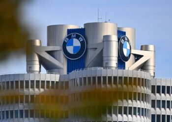 Svi pohrlili po BMW-ove otpremnine